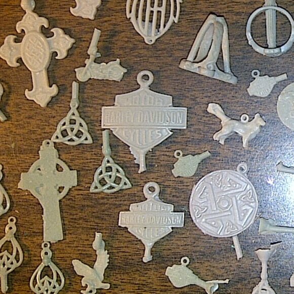 Sterling Silver Medium Harley Davidson Shield Pendant - Picture 10 of 10